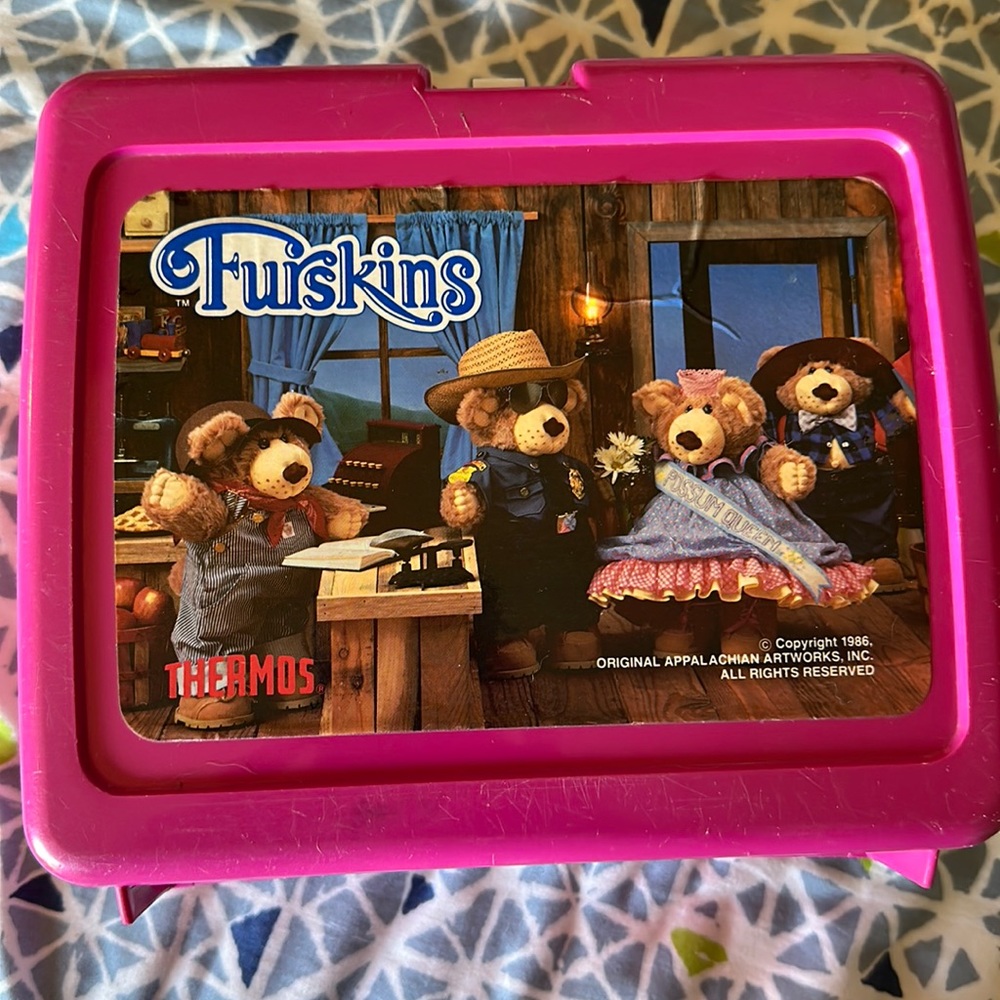 Thermos plastic lunchbox Furskins 1986